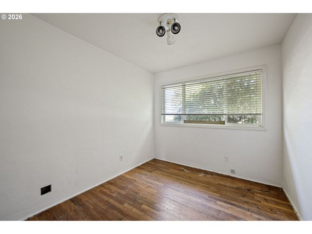 1550 GREEN ACRES Rd, Eugene, OR 97408