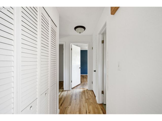 1550 GREEN ACRES Rd, Eugene, OR 97408