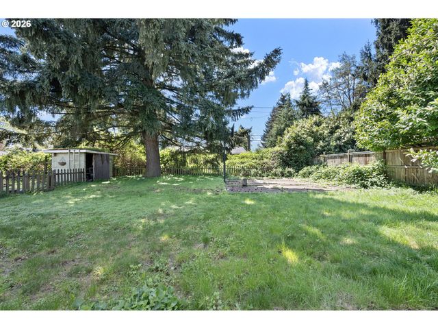 1550 GREEN ACRES Rd, Eugene, OR 97408
