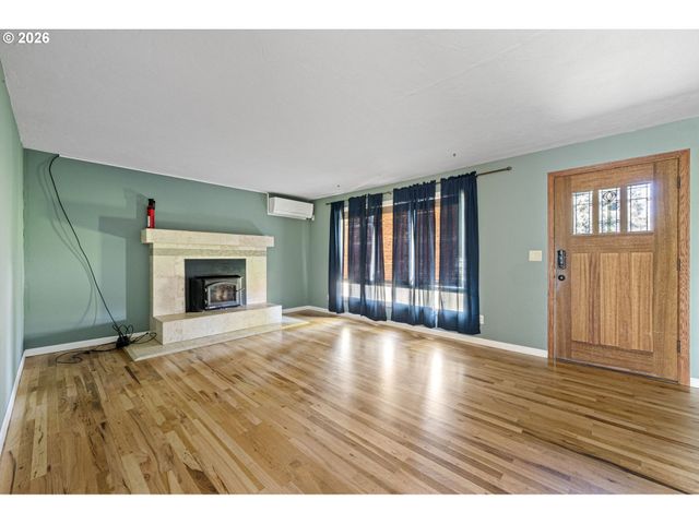 1550 GREEN ACRES Rd, Eugene, OR 97408