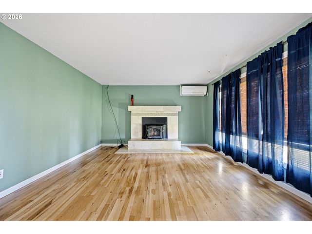 1550 GREEN ACRES Rd, Eugene, OR 97408