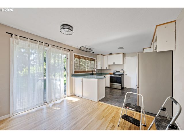 1550 GREEN ACRES Rd, Eugene, OR 97408