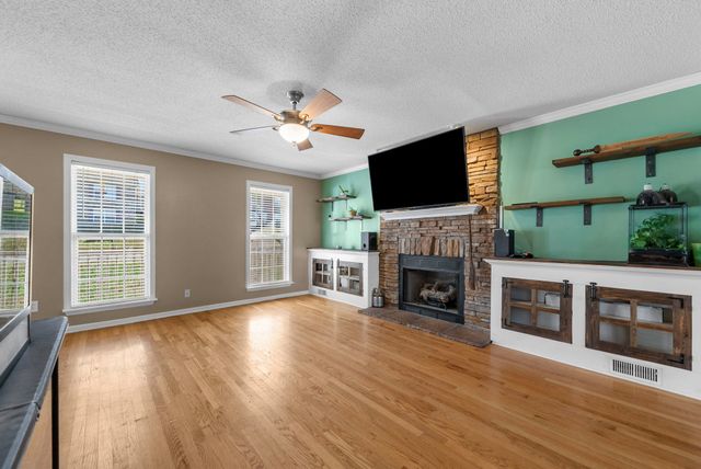 1477 Cedar Springs Cir, Clarksville, TN 37042