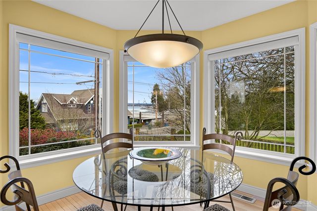 6934 Holeman Avenue, Blaine, WA 98230