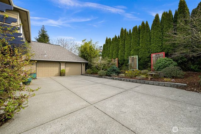 6934 Holeman Avenue, Blaine, WA 98230