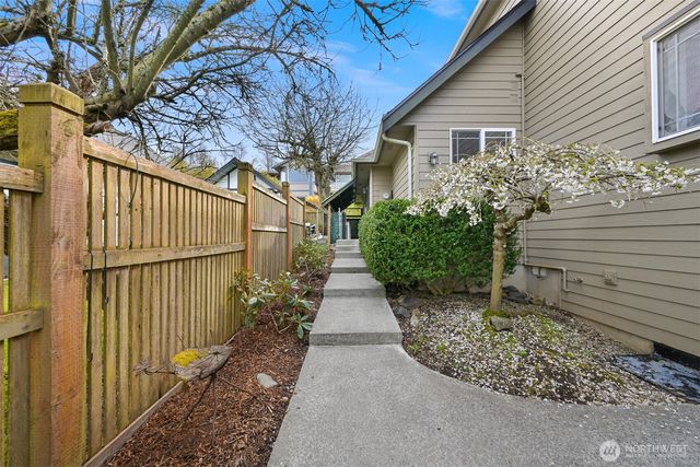 6934 Holeman Avenue, Blaine, WA 98230