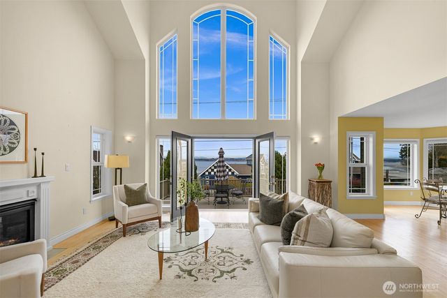 6934 Holeman Avenue, Blaine, WA 98230