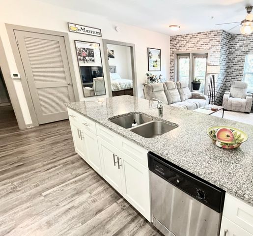 782 Riverfront Parkway 309, Chattanooga, TN 37402