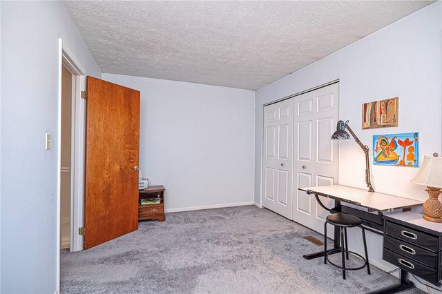 182 Woodhaven Dr, Seven Fields Boro, PA 16046