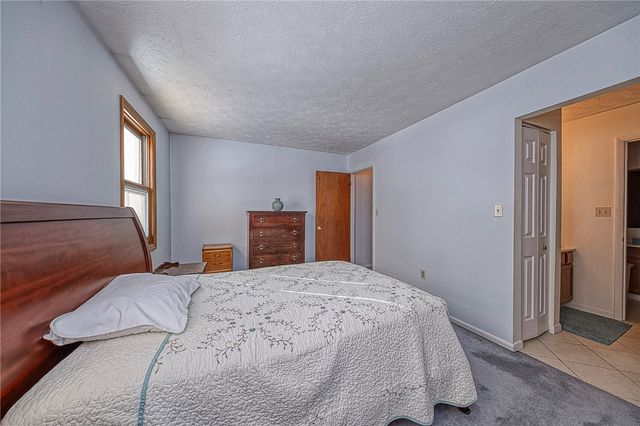 182 Woodhaven Dr, Seven Fields Boro, PA 16046