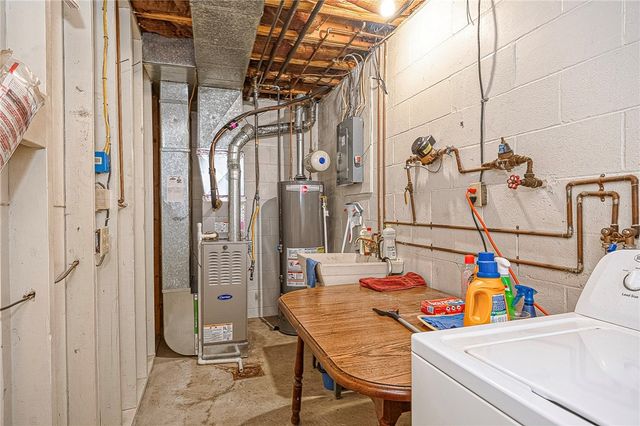 182 Woodhaven Dr, Seven Fields Boro, PA 16046