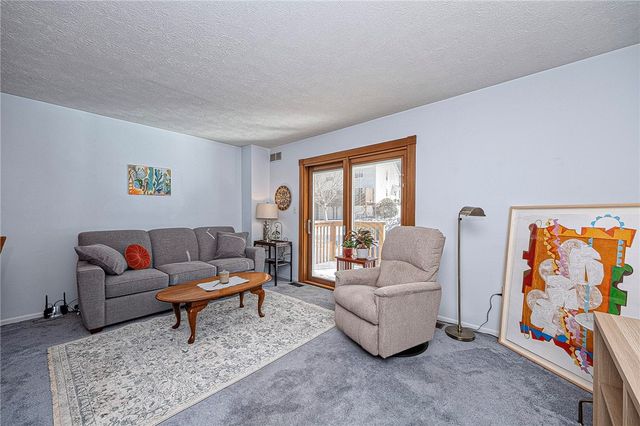 182 Woodhaven Dr, Seven Fields Boro, PA 16046