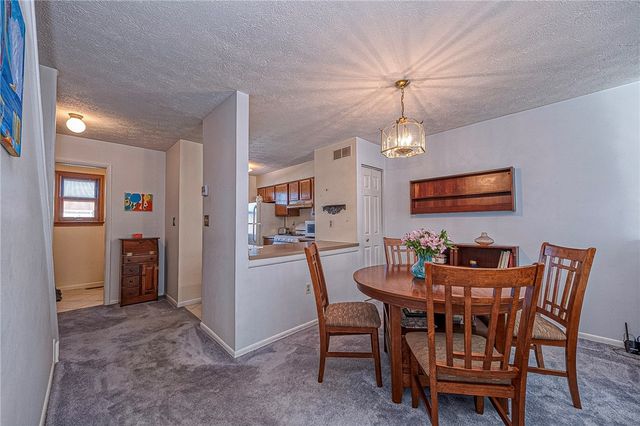 182 Woodhaven Dr, Seven Fields Boro, PA 16046