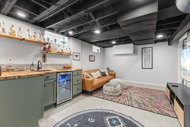 1234 West Boulevard, Berkley, MI 48072