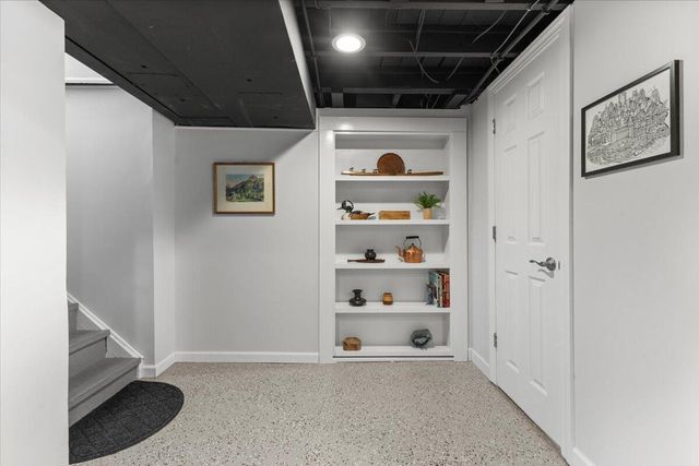 1234 West Boulevard, Berkley, MI 48072