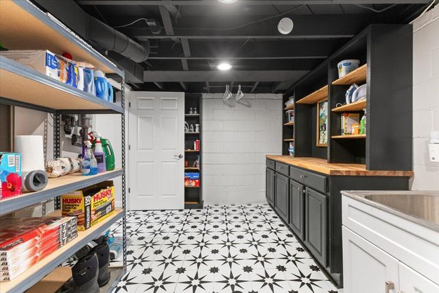 1234 West Boulevard, Berkley, MI 48072