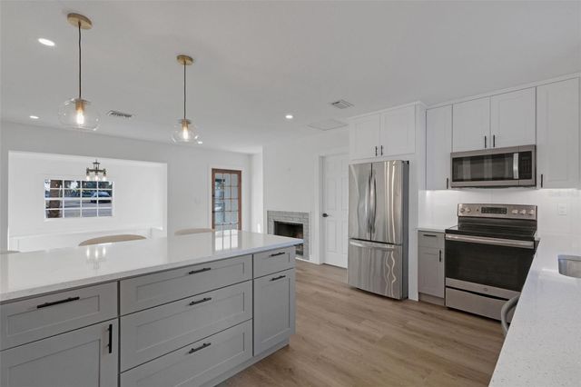 1290 OXFORD DRIVE, Englewood, FL 34223