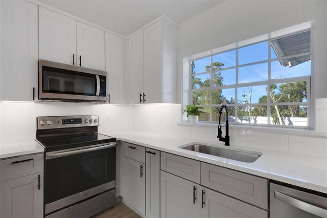 1290 OXFORD DRIVE, Englewood, FL 34223