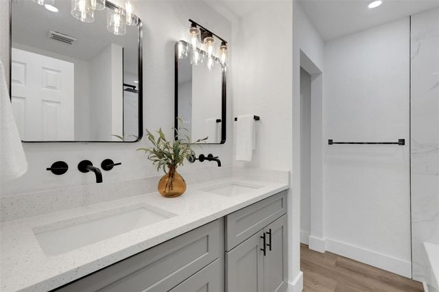 1290 OXFORD DRIVE, Englewood, FL 34223