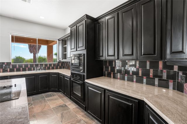 4536 Dora Drive, Golden Valley, AZ 86413