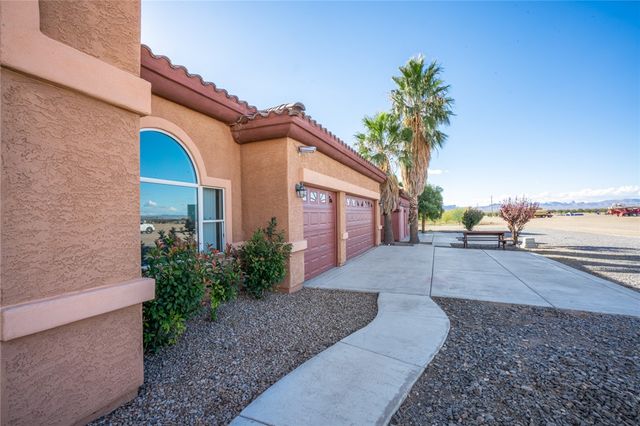 4536 Dora Drive, Golden Valley, AZ 86413