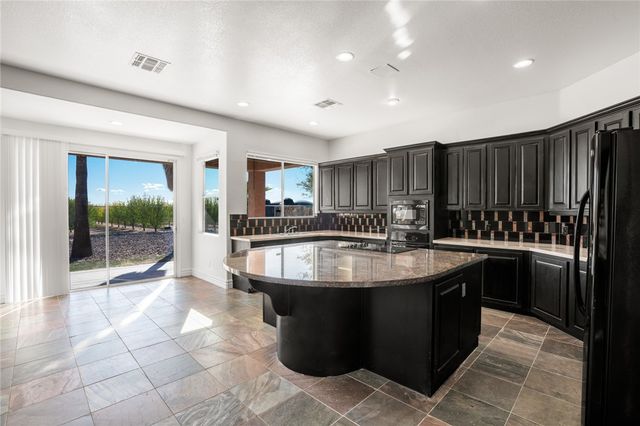 4536 Dora Drive, Golden Valley, AZ 86413