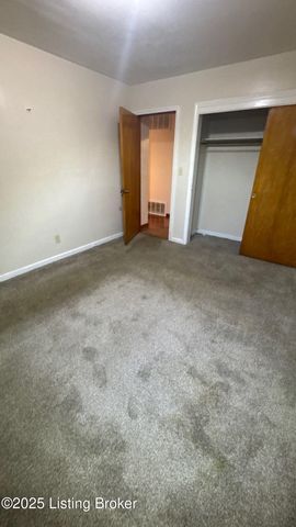 6001 Applegate Ln, Louisville, KY 40219