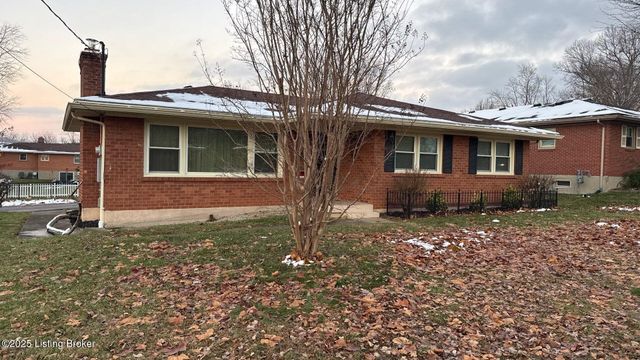 6001 Applegate Ln, Louisville, KY 40219