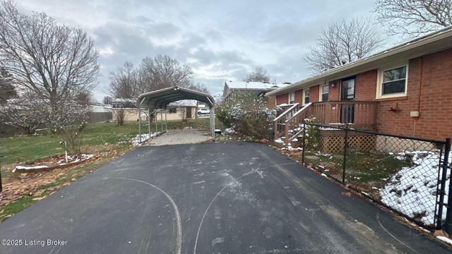 6001 Applegate Ln, Louisville, KY 40219