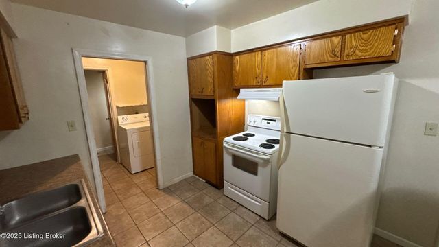 6001 Applegate Ln, Louisville, KY 40219