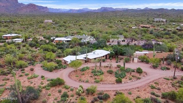 10860 E Maverick Trail, Gold Canyon, AZ 85118