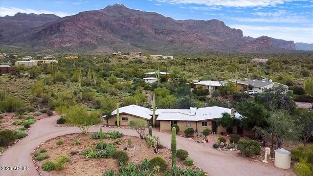 10860 E Maverick Trail, Gold Canyon, AZ 85118