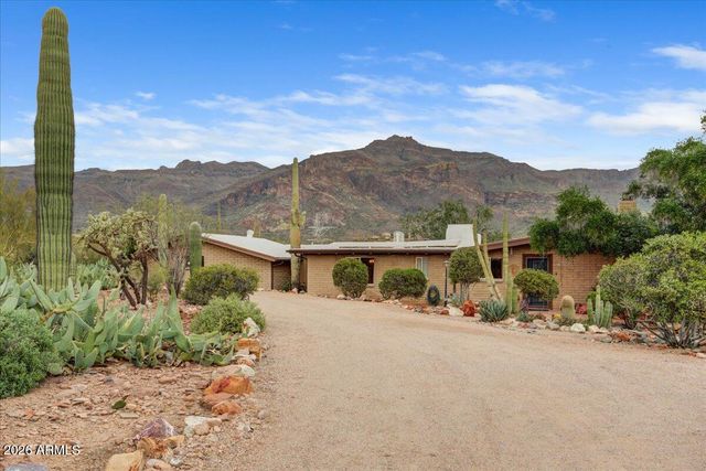 10860 E Maverick Trail, Gold Canyon, AZ 85118