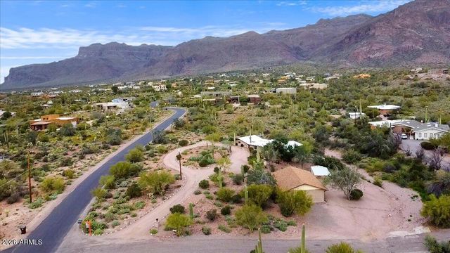 10860 E Maverick Trail, Gold Canyon, AZ 85118