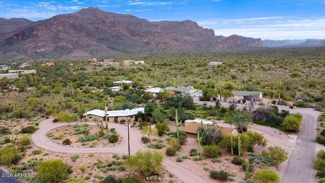 10860 E Maverick Trail, Gold Canyon, AZ 85118