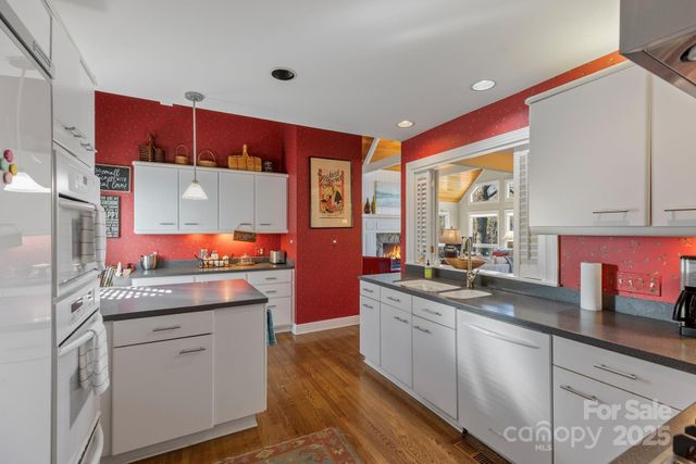 100 The Pinnacle Drive 5, Sapphire, NC 28774