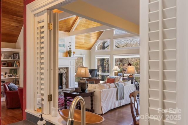 100 The Pinnacle Drive 5, Sapphire, NC 28774