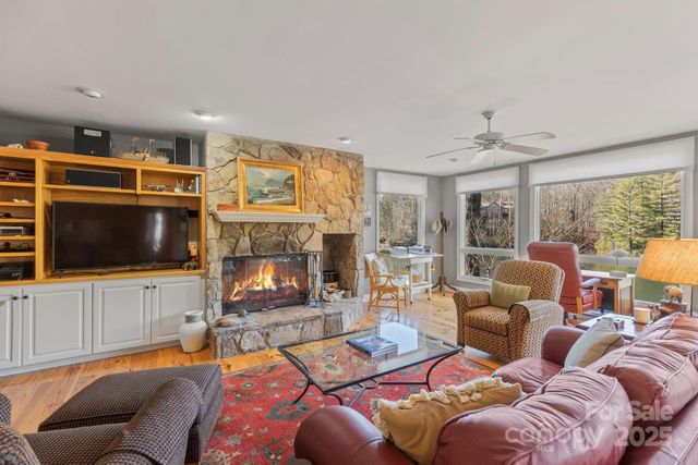 100 The Pinnacle Drive 5, Sapphire, NC 28774