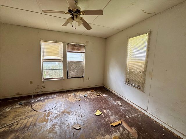 100 Upton Lane, Brazoria, TX 77422