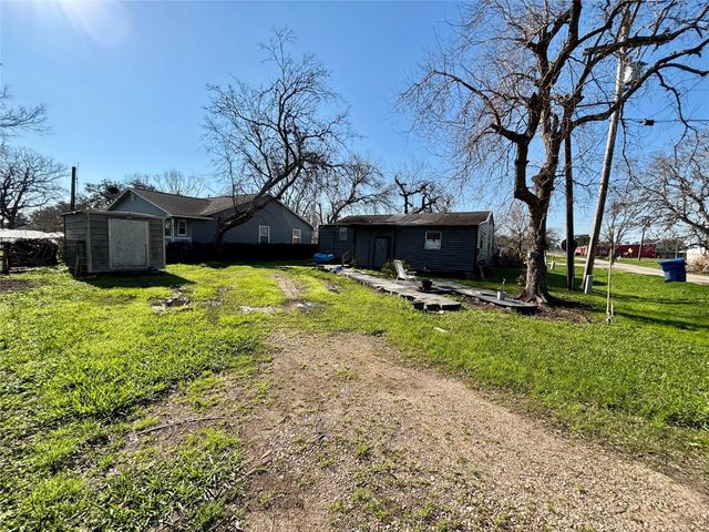 100 Upton Lane, Brazoria, TX 77422