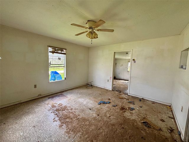 100 Upton Lane, Brazoria, TX 77422