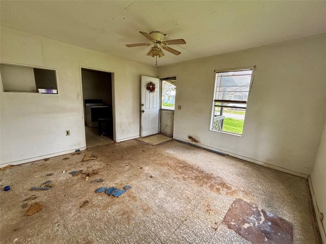 100 Upton Lane, Brazoria, TX 77422