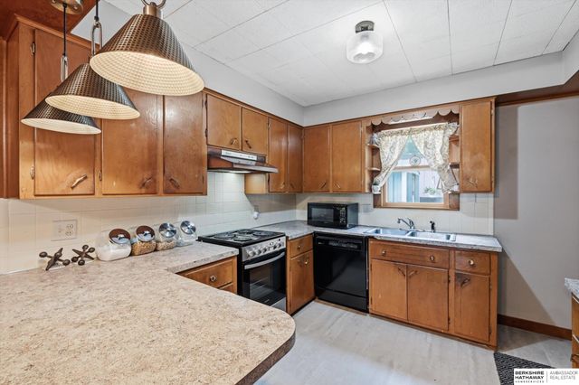 710 Cook Avenue, Council Bluffs, IA 51503