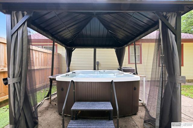 710 Cook Avenue, Council Bluffs, IA 51503