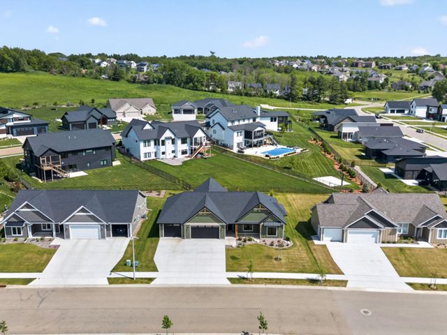 3235 Bella Terra Road NE, Rochester, MN 55906