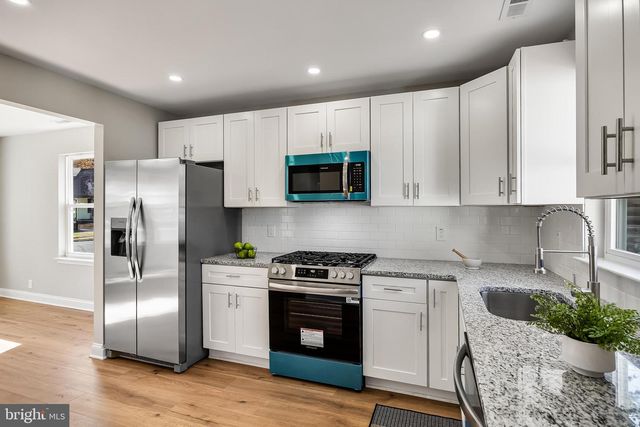 104 W PARK AVE, Lindenwold, NJ 08021