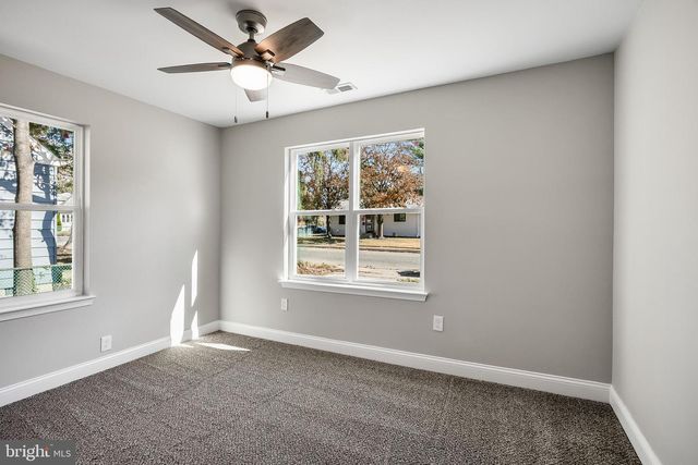 104 W PARK AVE, Lindenwold, NJ 08021