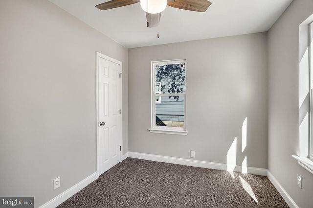 104 W PARK AVE, Lindenwold, NJ 08021