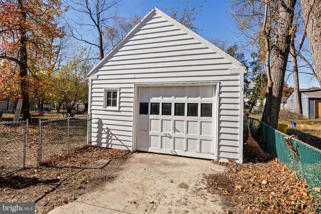 104 W PARK AVE, Lindenwold, NJ 08021