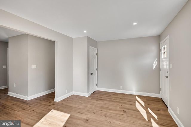 104 W PARK AVE, Lindenwold, NJ 08021